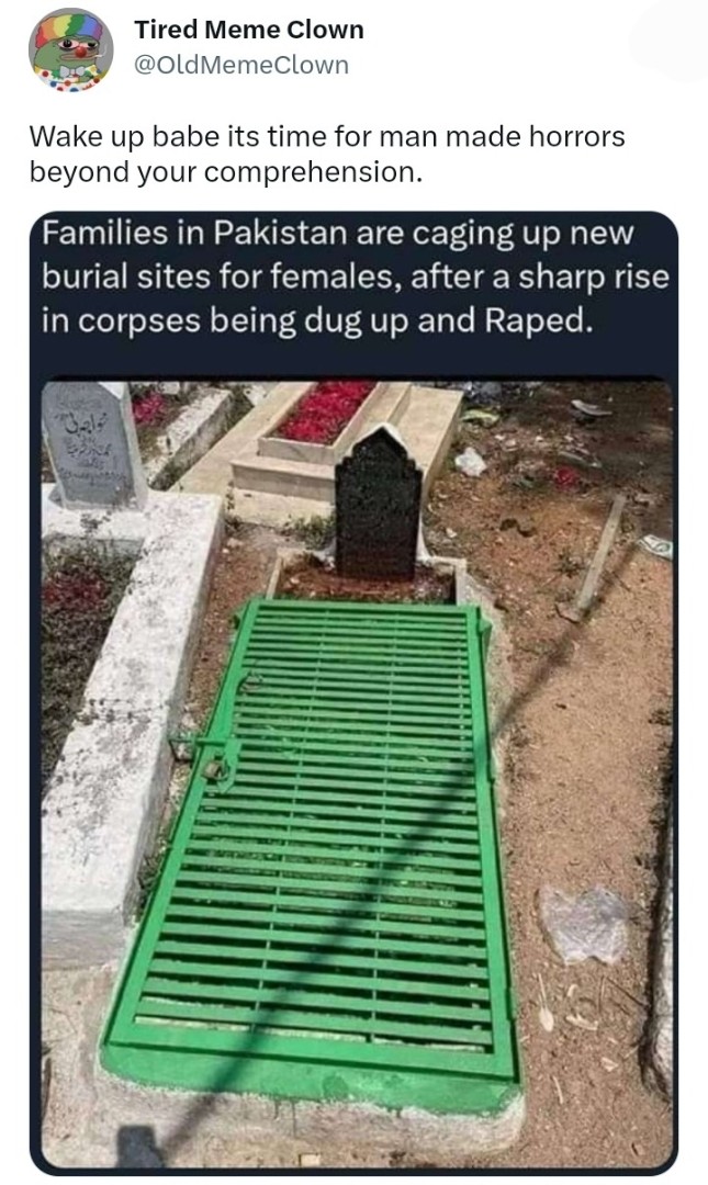 z-muslim graves locked pakistan.jpg